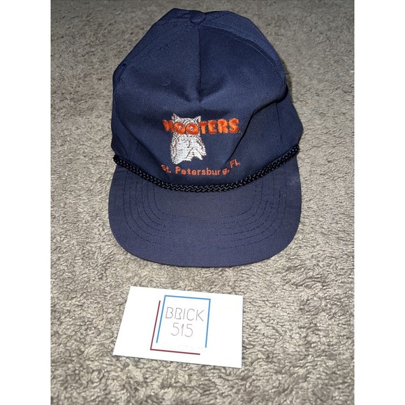 Hooters Hat Trucker Cap One Size Snapback Adjustable St. Petersburg, Florida - Picture 1 of 2